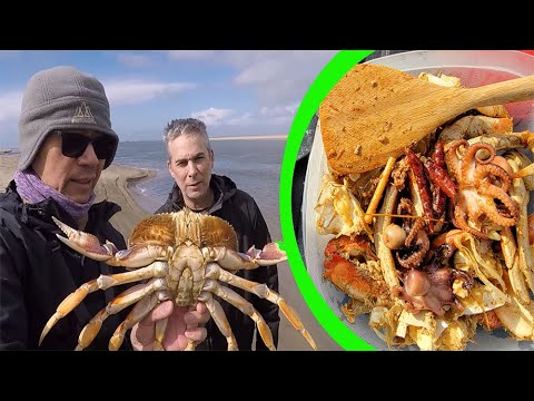 Catching Big Dungeness Crab On A Crab Snare - Oregon Dungeness Crabbing
