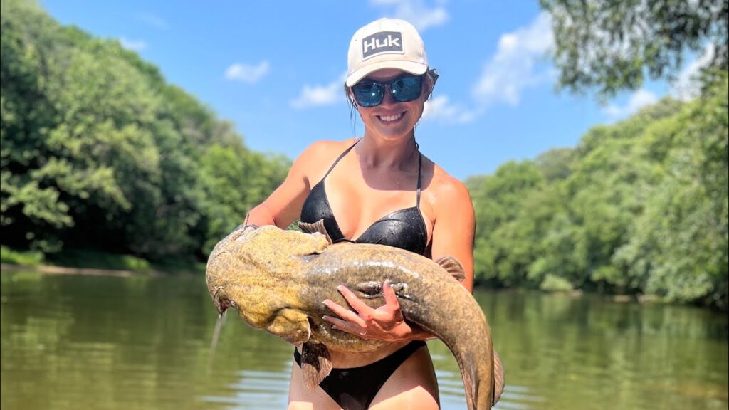 CATFISH NOODLING: Shallow Water, he Bit me on the Leg!