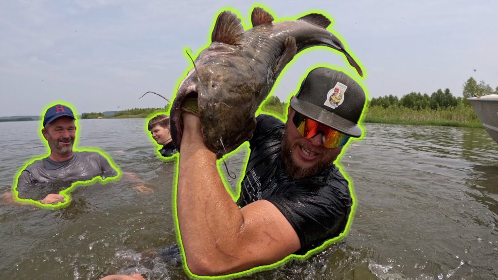 Giant Fish in the Lily Pads!! Arkansas Noodling!! Hogging for Catfish! State #8
