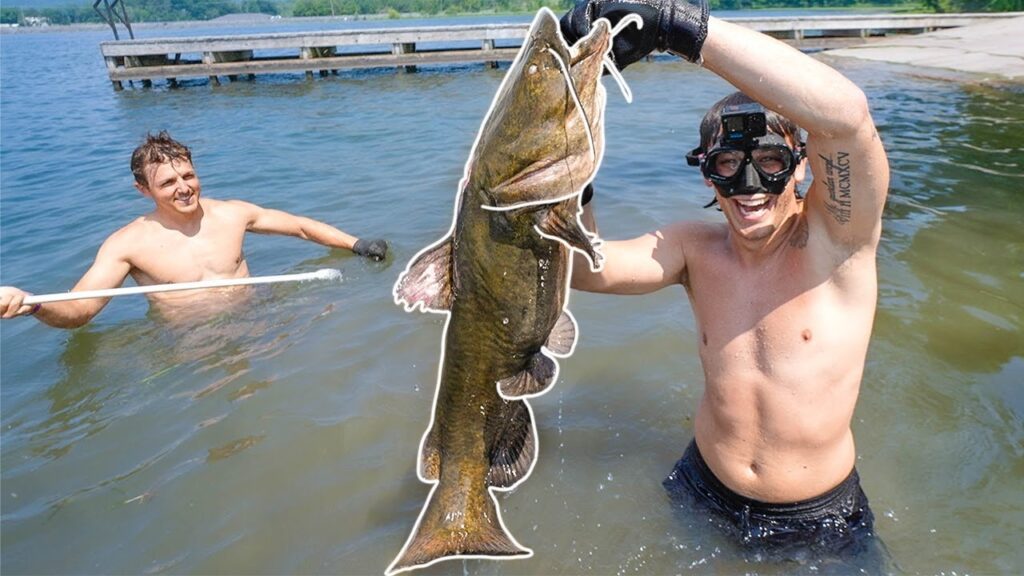 NOODLING GIANT CATFISH with SEEK ONE!! (Catch Clean Cook)
